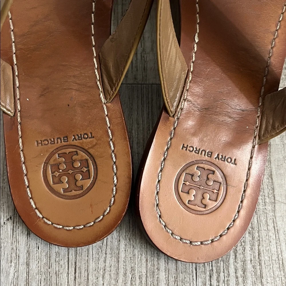 Tory Burch Tan Patent Miller Thong Sandals - Picture 3 of 11